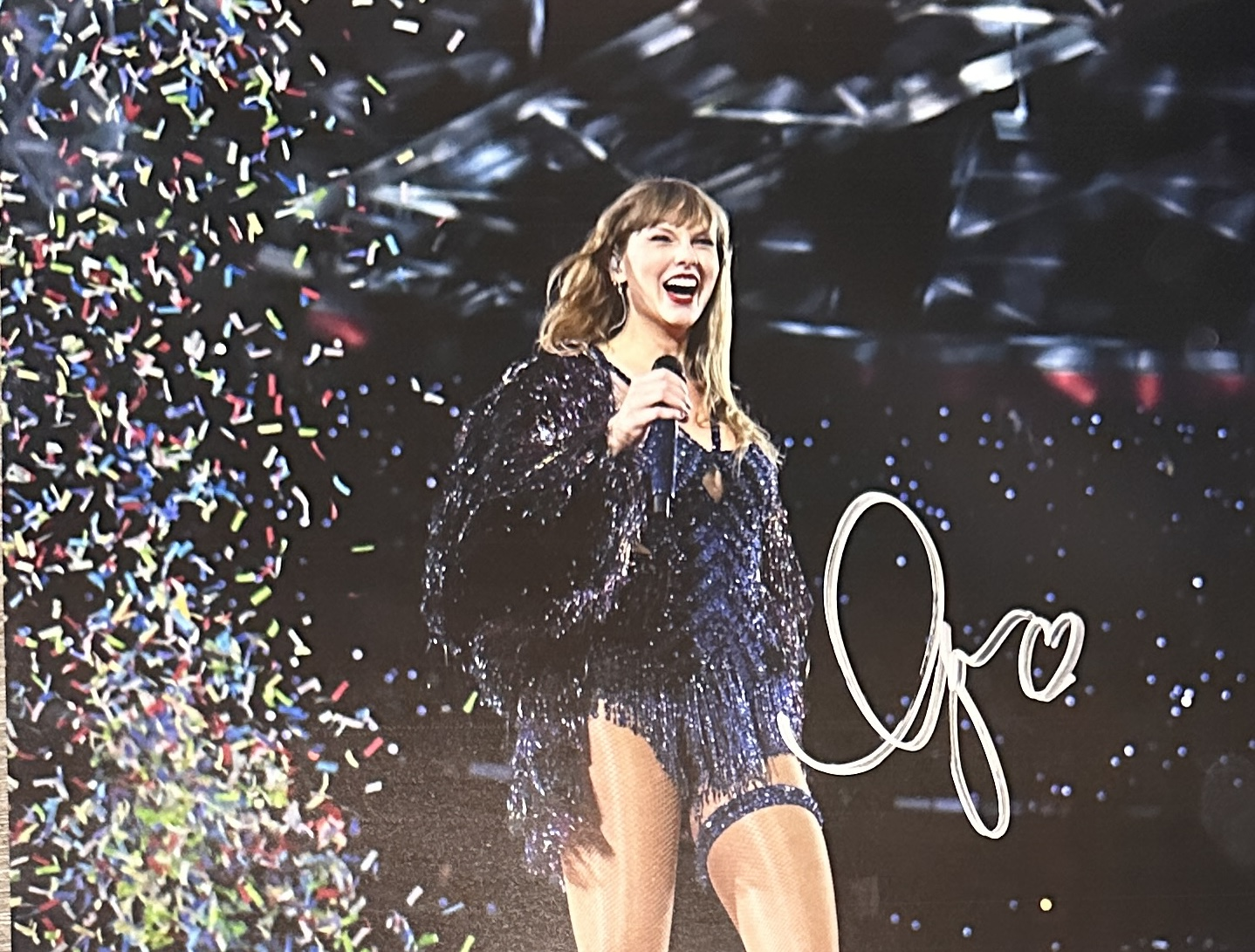Taylor Swift Autographed 8x10