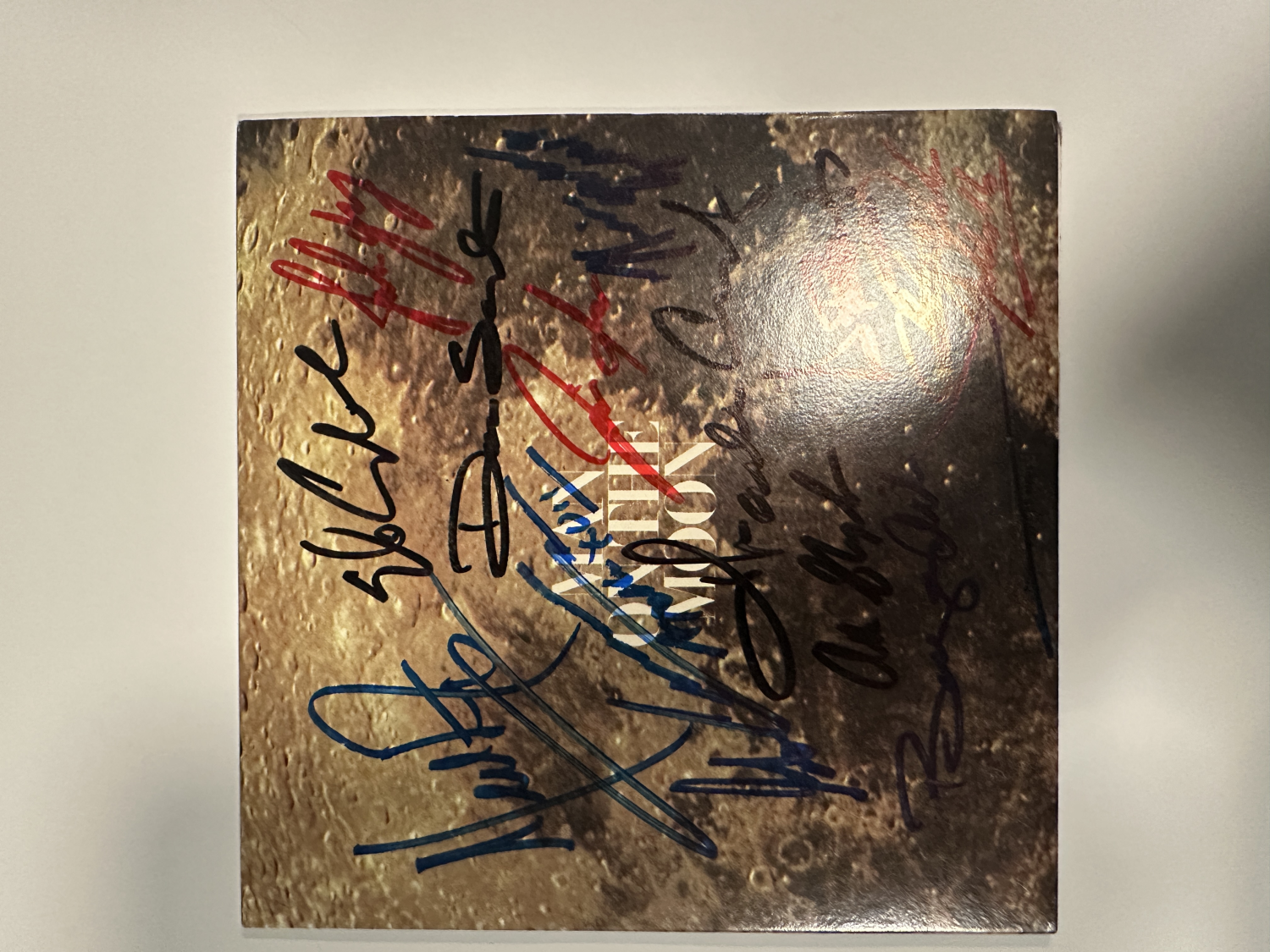 12 Moonwalkers Autographed Record NEIL Armstrong